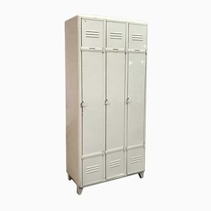 Vintage Kleiderschränke online kaufen bei Pamono