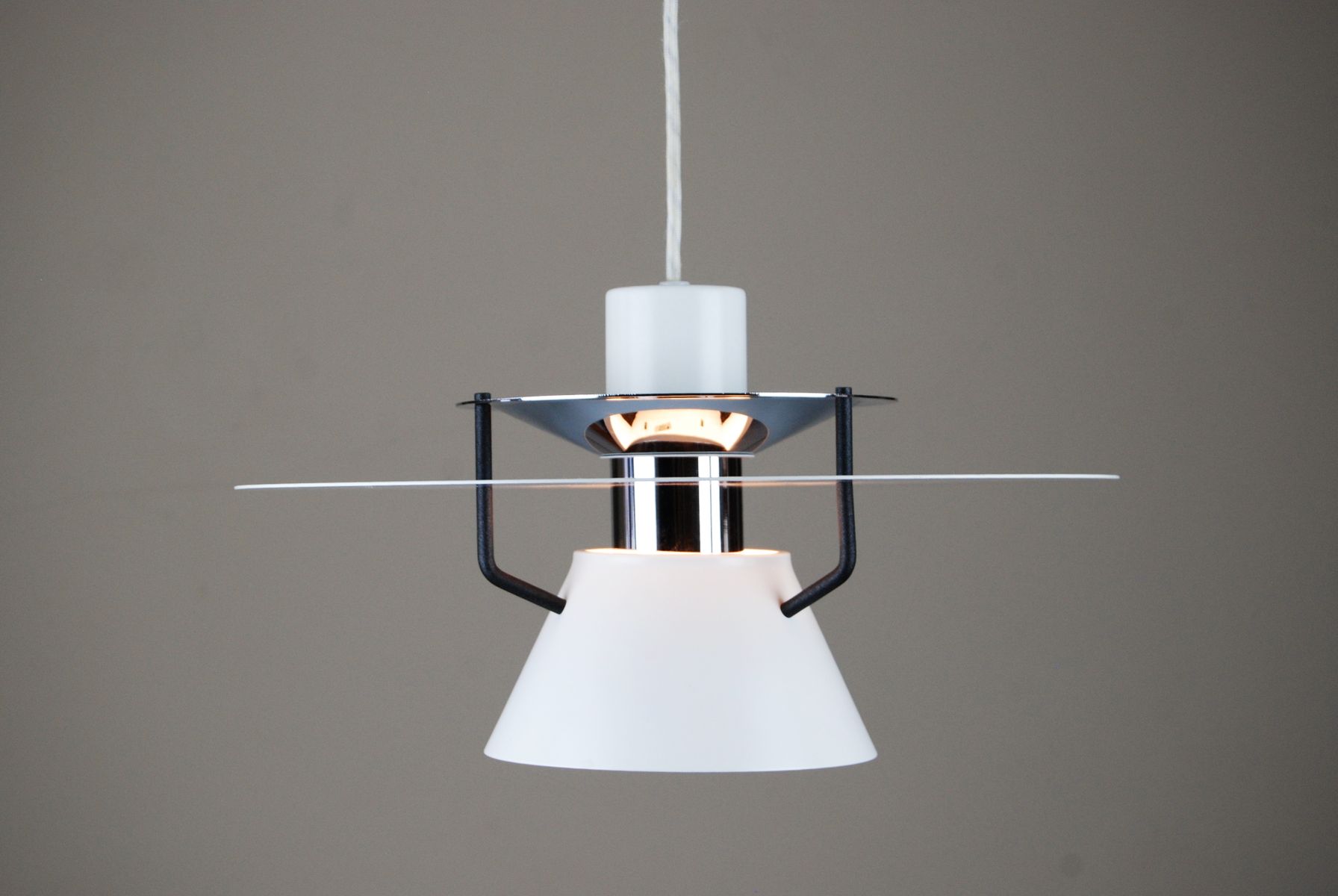 Model 762 pendant from horn belysning, 1980s for sale at pamono Betong vegg tapet
