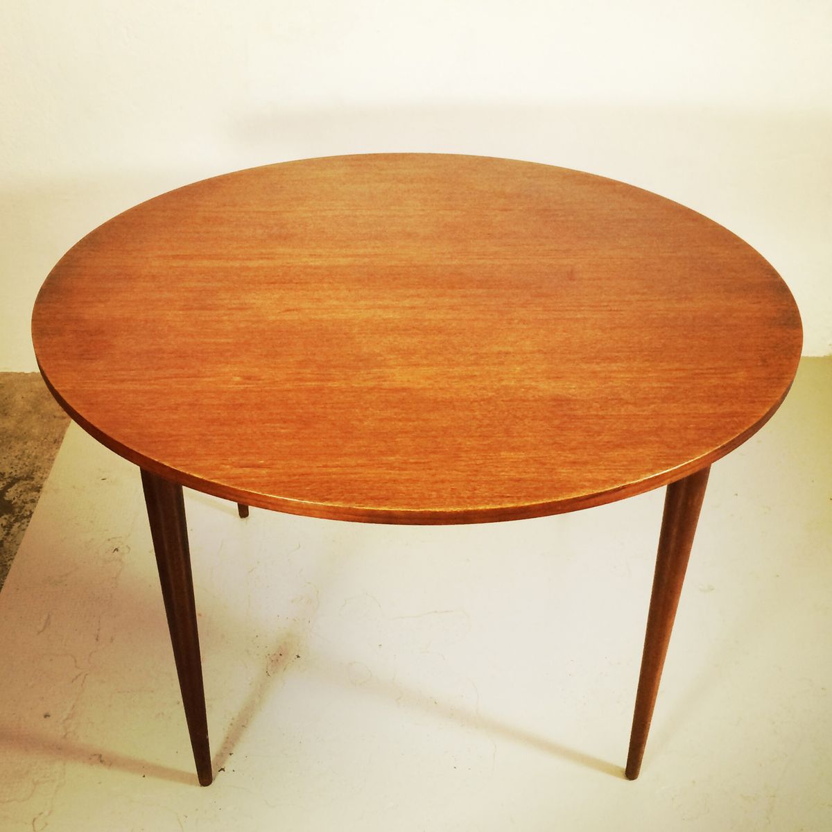 Scandinavian Round Dining Table for sale at Pamono