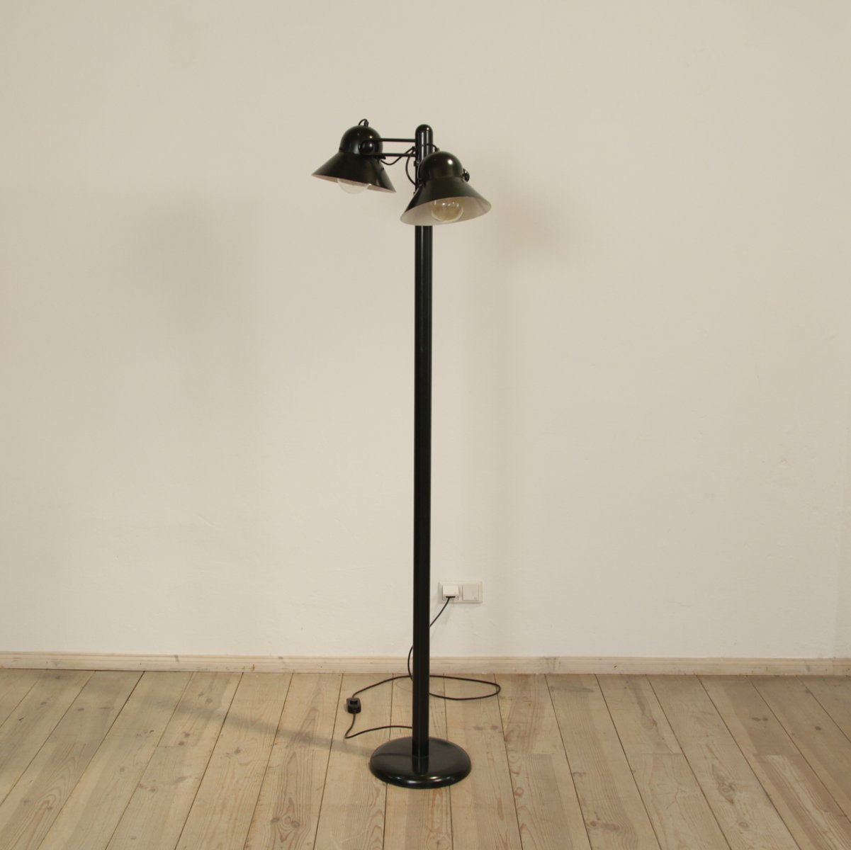 Vintage Military Green Floor Lamp from Stilnovo for sale at Pamono