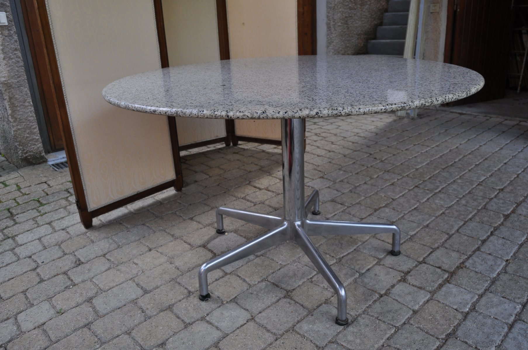Vintage French Granite Round Dining Table for sale at Pamono
