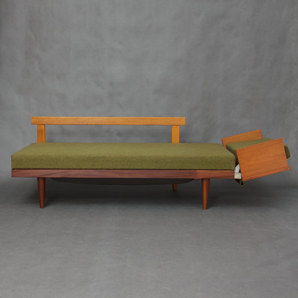 Daybeds with Side Table by Ingmar Relling for Swane Norway, Set of 2