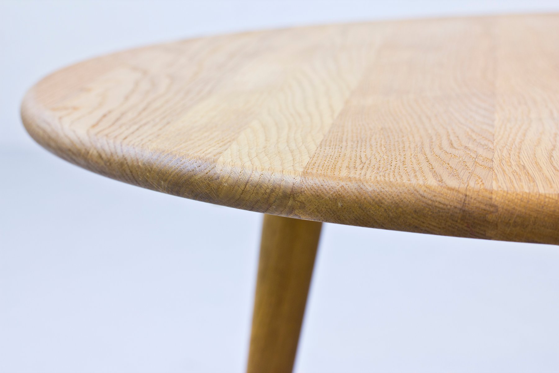 Dänischer runder couchtisch von hans j. wegner für carl hansen ... Runder couchtisch