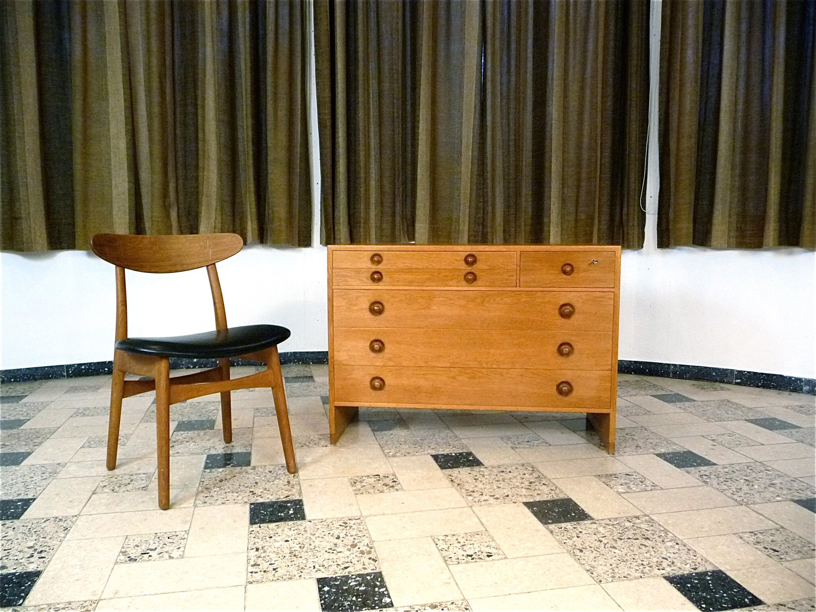 Oak commode by hans j. wegner for ry mobler, 1960s for sale at pamono Kreative ideer skråvæg