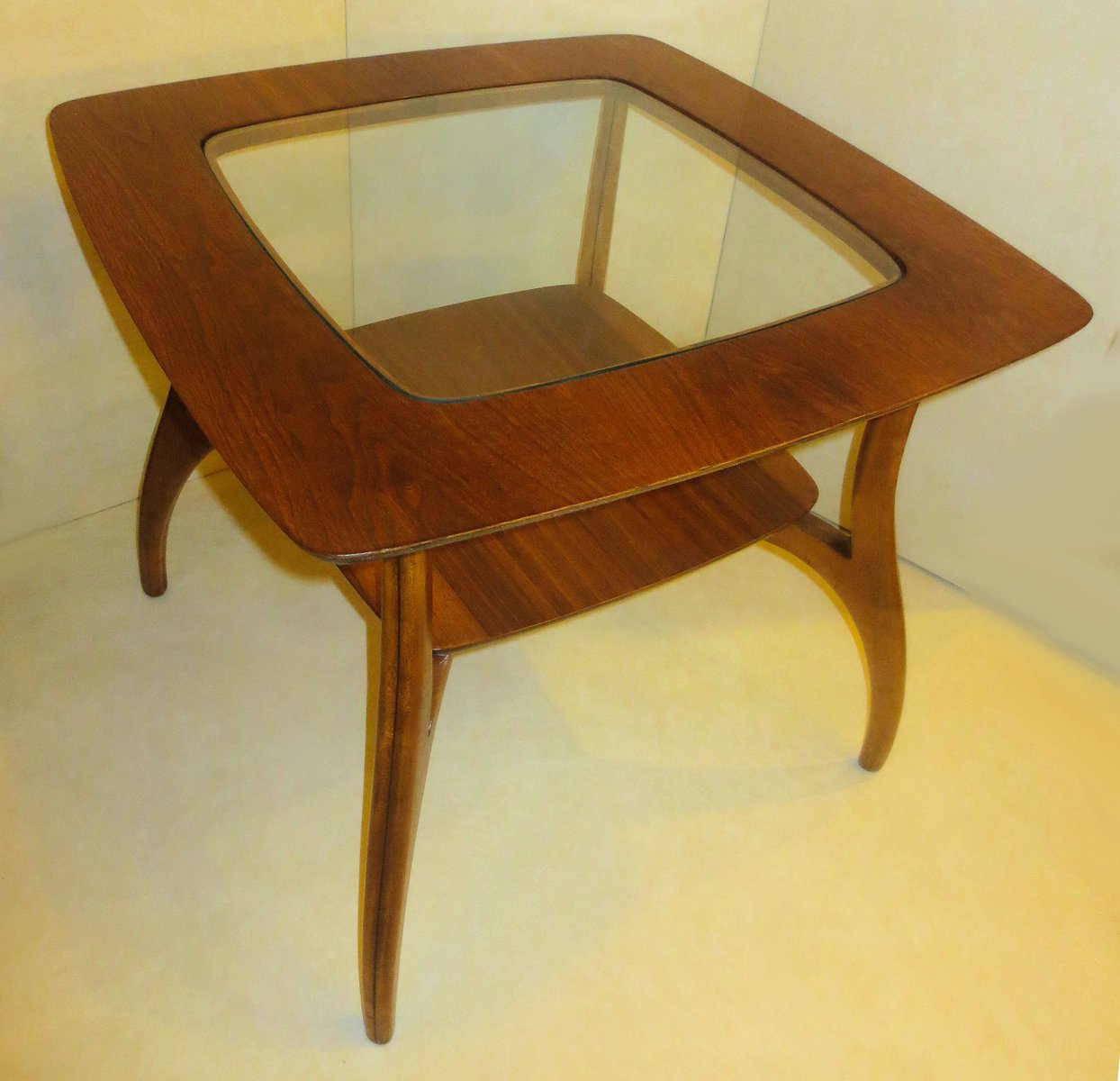 Atomic Legged Walnut End Table From Bassett S For Sale At Pamono - Price Regular Price atomic legged walnut end table from bassett s for sale at pamono - price regular price