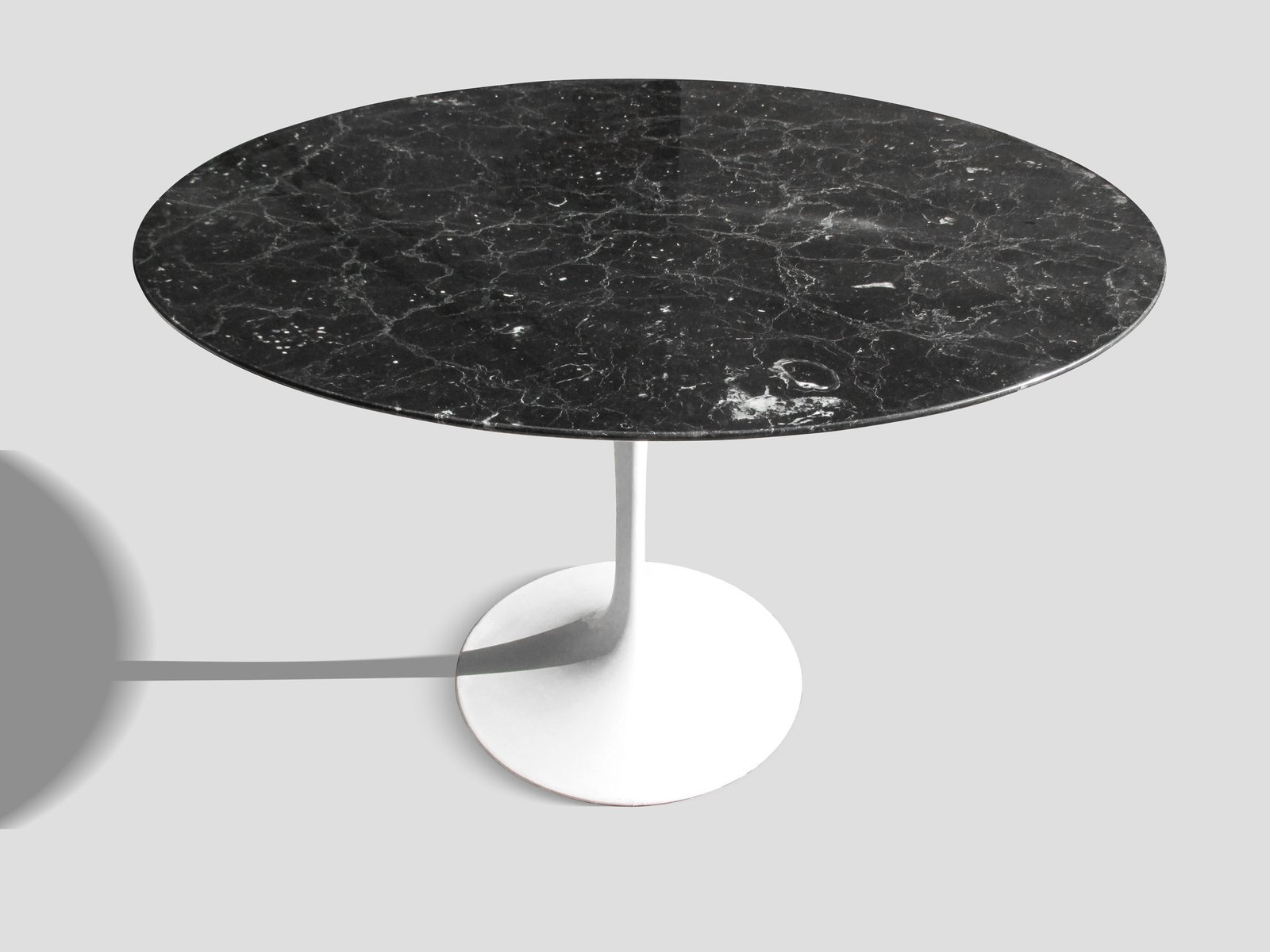 Table de salle à manger mid century en marbre par eero saarinen ...