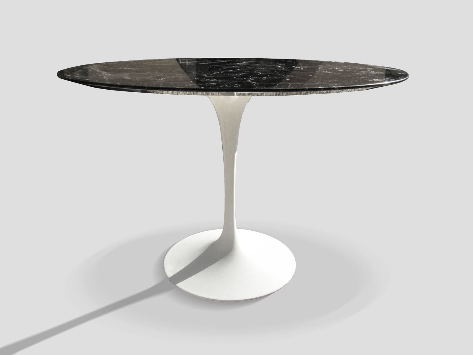 Table de salle à manger mid century en marbre par eero saarinen ...