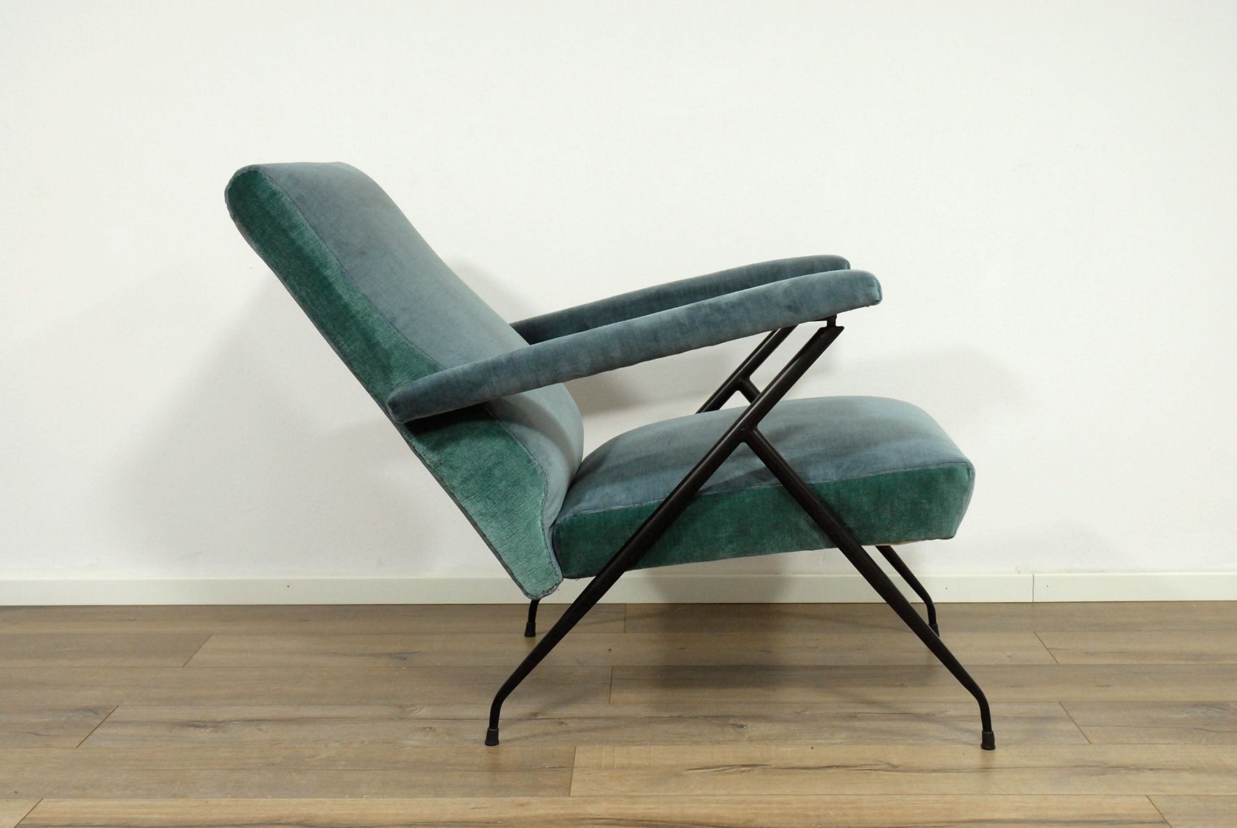 Blaue mid century samtsessel 2er set bei pamono kaufen
