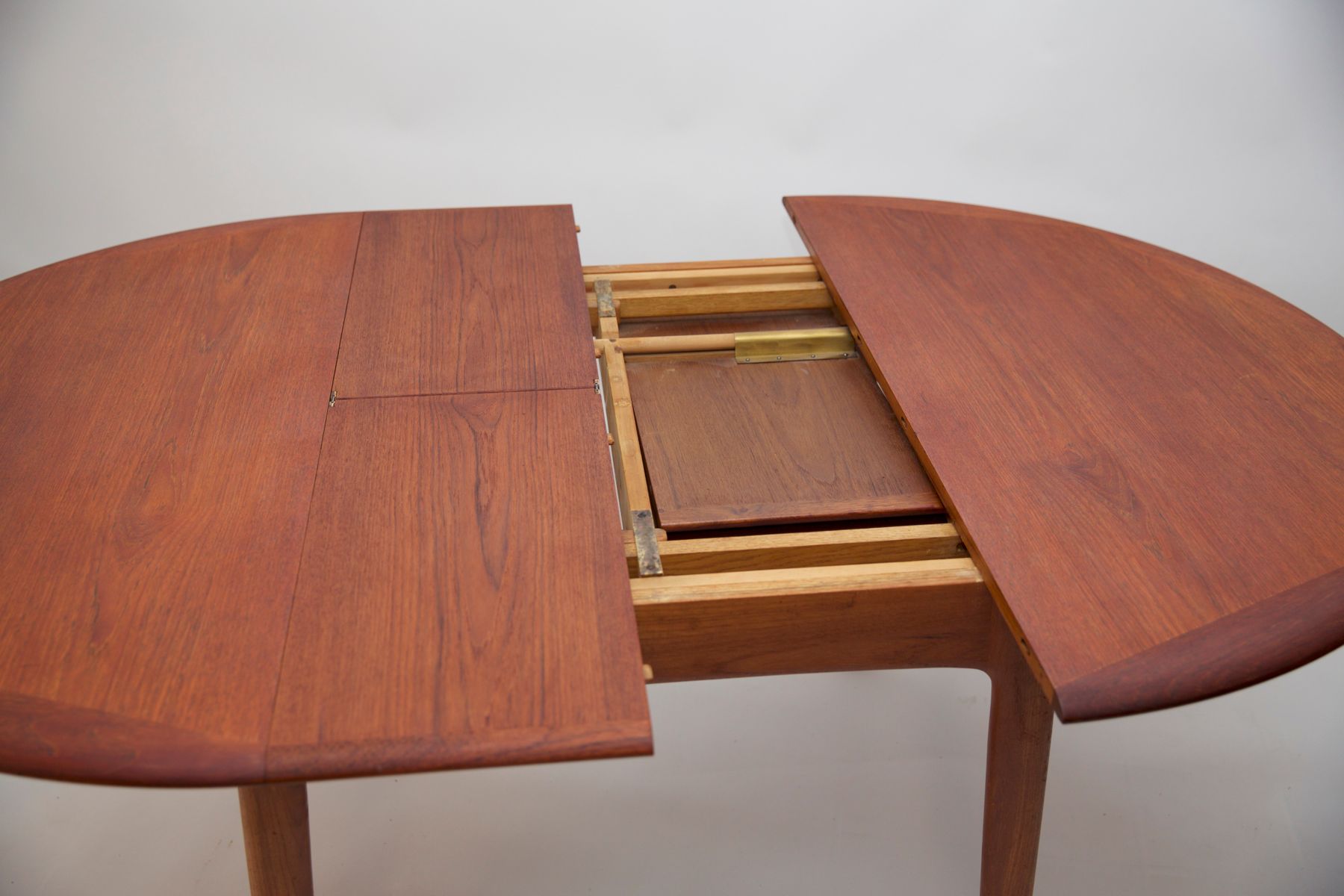 Round Expandable Teak Dining Table By Svend Aage Madsen For K Previous