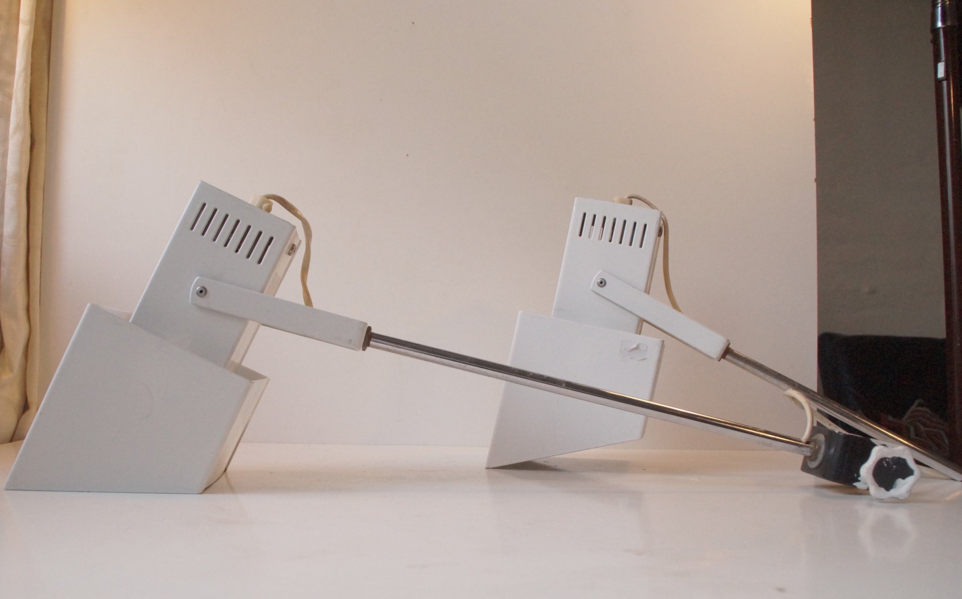 Danish Modernist Adjustable White Wall Lamps, 1970, Set of 2 for sale at Pamono