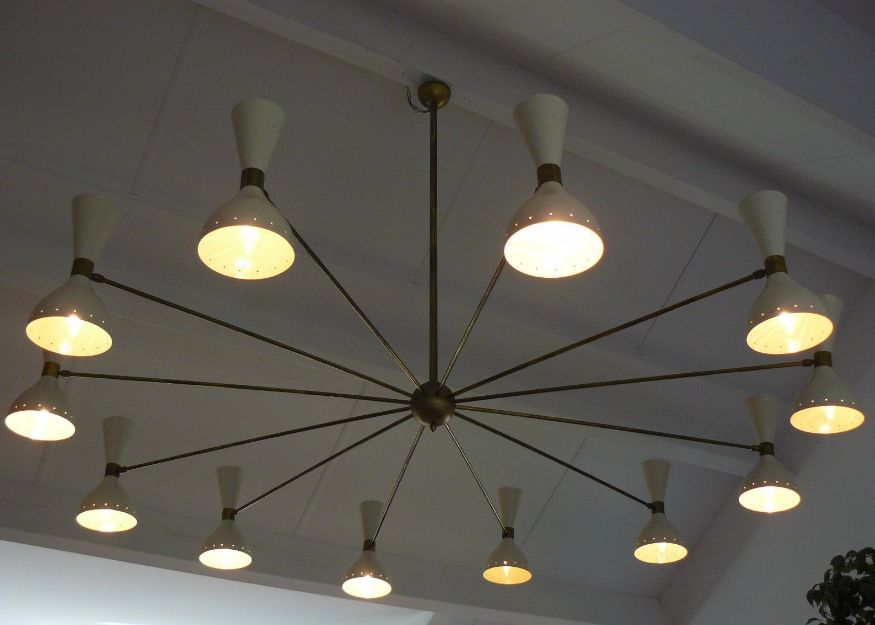 Lustre vintage avec 24 lampes, italie en vente sur pamono Lustres désign Vintage