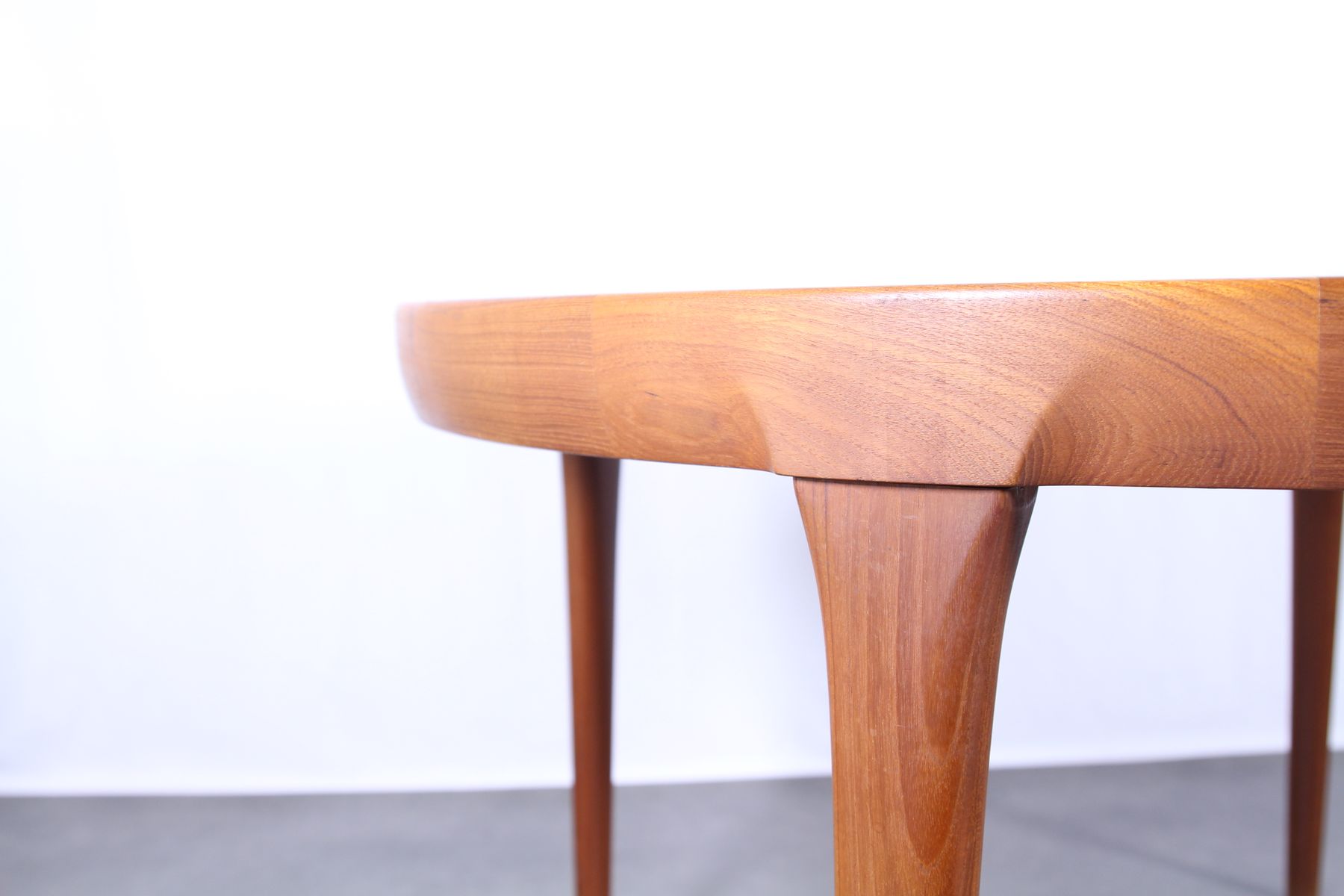 Round Teak Dining Table By Ib Kofod Ln For Faarup Møbelfabrik Round Teak Dining Table By Ib Kofod Ln For Faarup Møbelfabrik 1950s