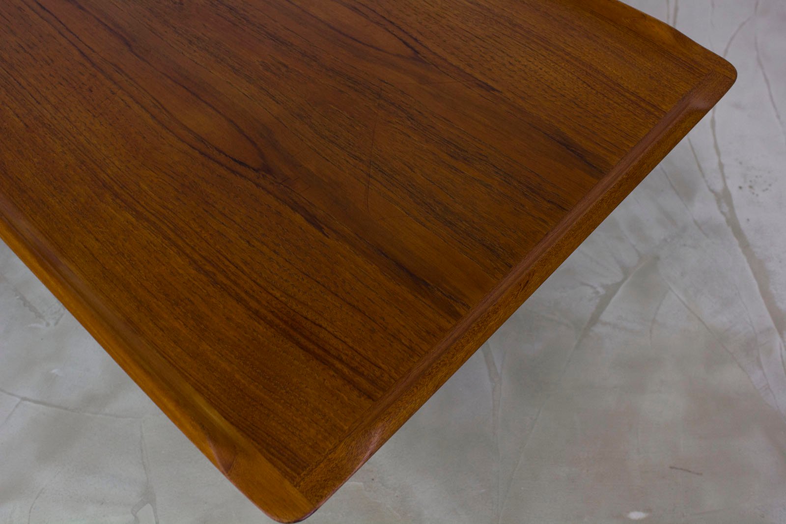 Dänischer teakholz couchtisch mit holz finnen von imha modell ...