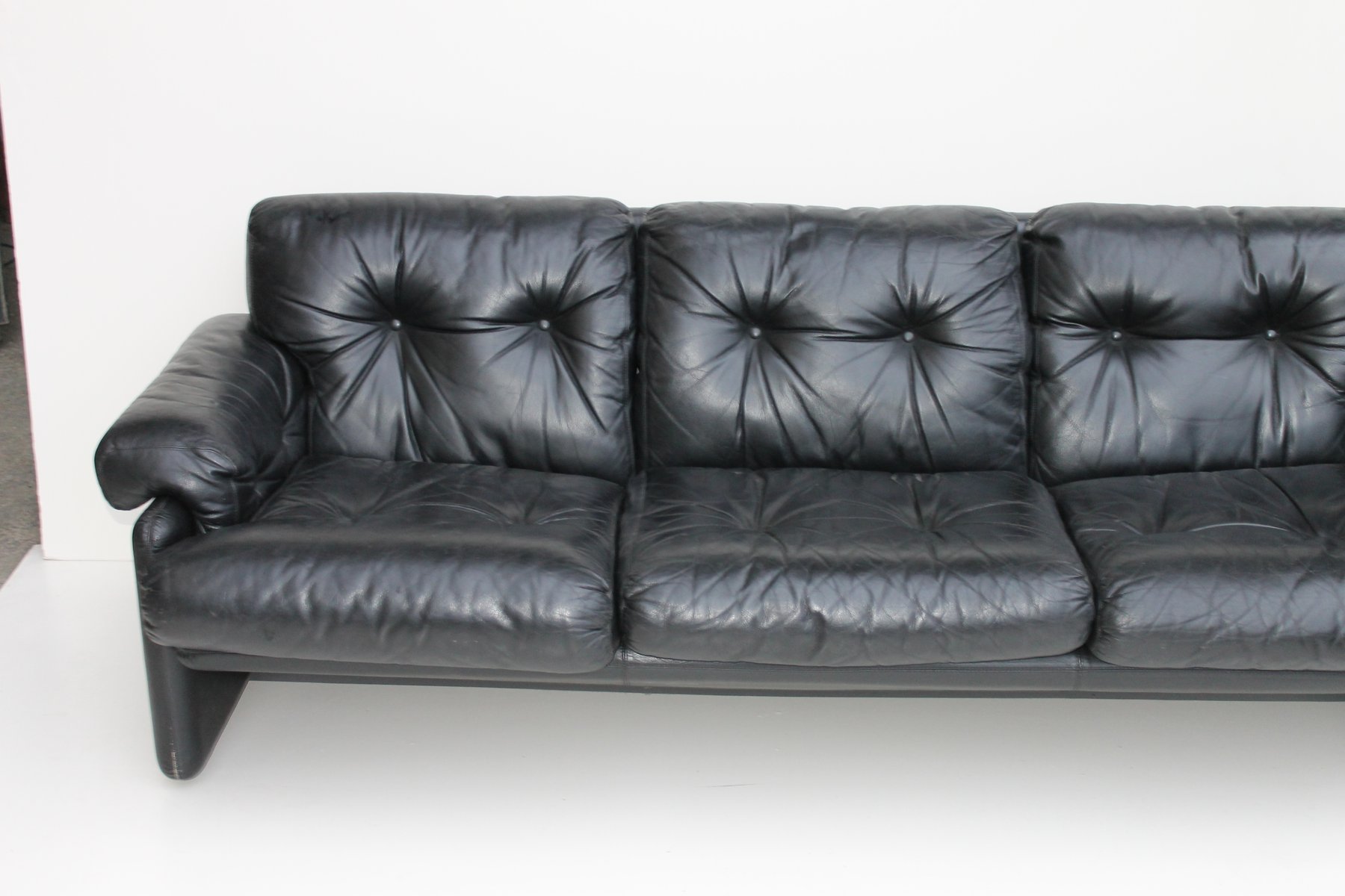 Coronado Black Leather Sofa By Tobia Scarpa For B&B Italia, 1970s Coronado Black Leather Sofa By Tobia Scarpa For B&B Italia, 1970s