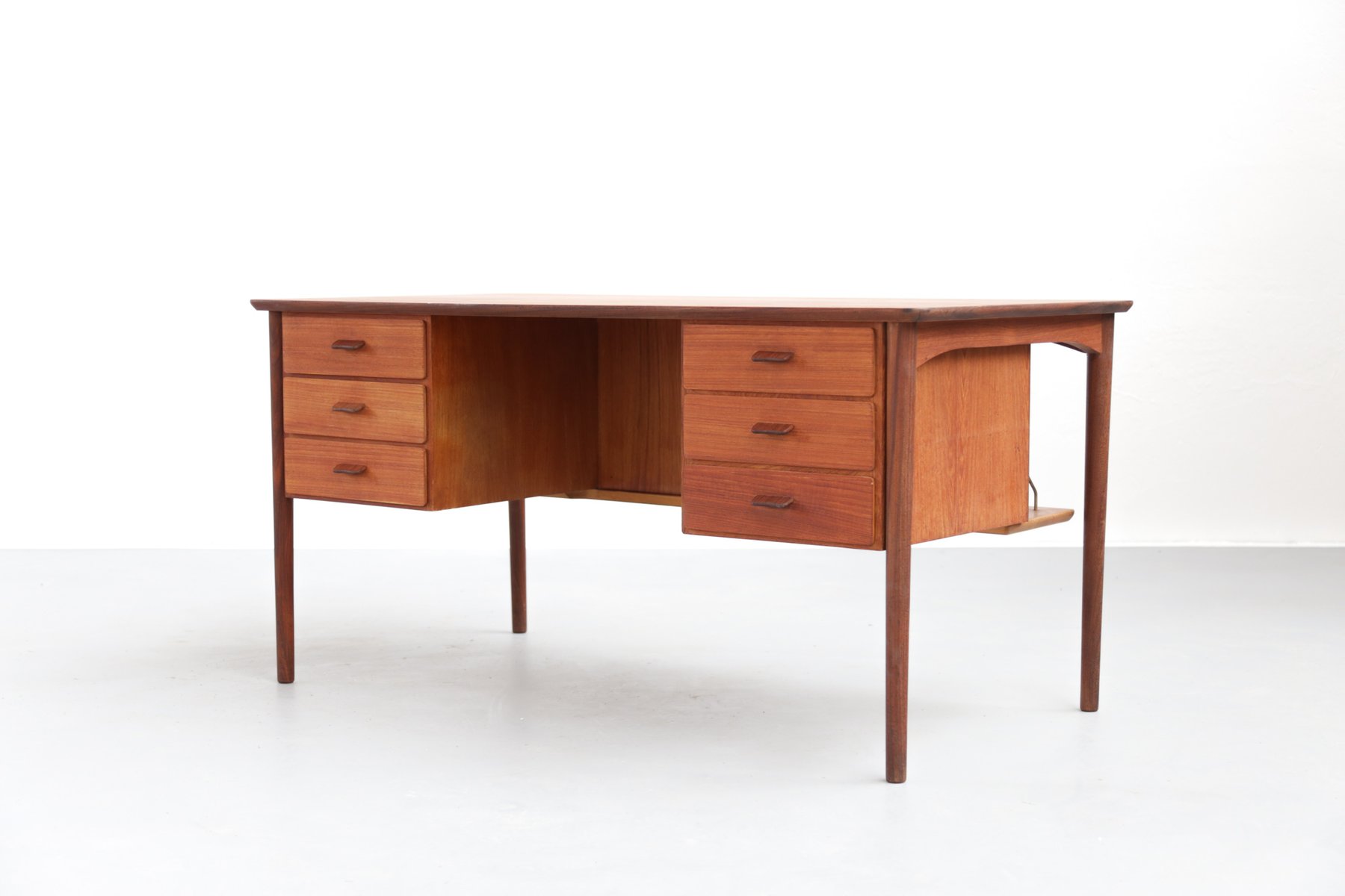 Scandinavian Style Desk vintage scandinavian style teak desk for sale at pamono Scandinavian Style Desk vintage scandinavian style teak desk for sale at pamono