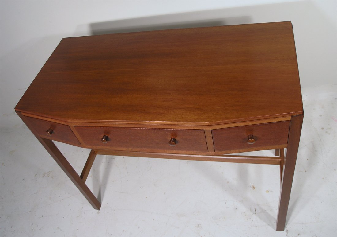 Vintage Mahogany Table 74