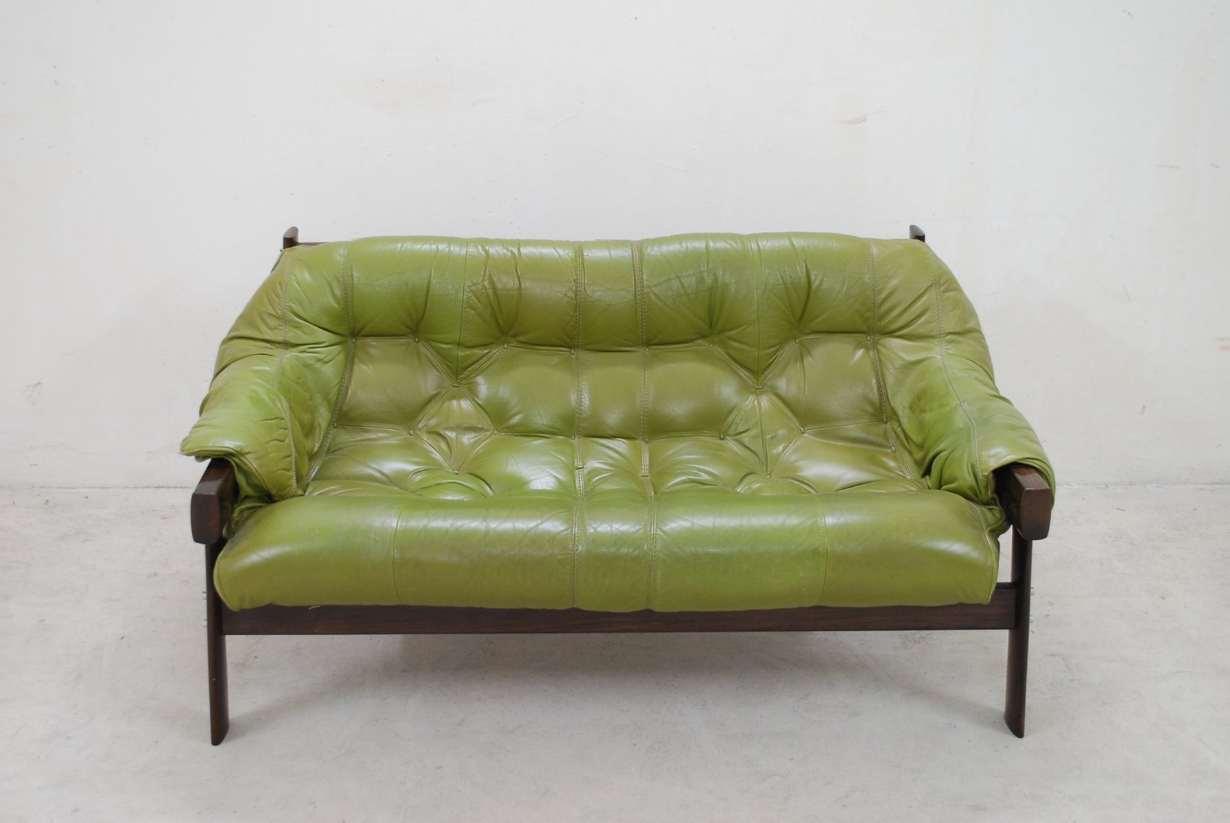 Model MP 041 Green Leather Sofa from Percival Lafer 1961 for sale