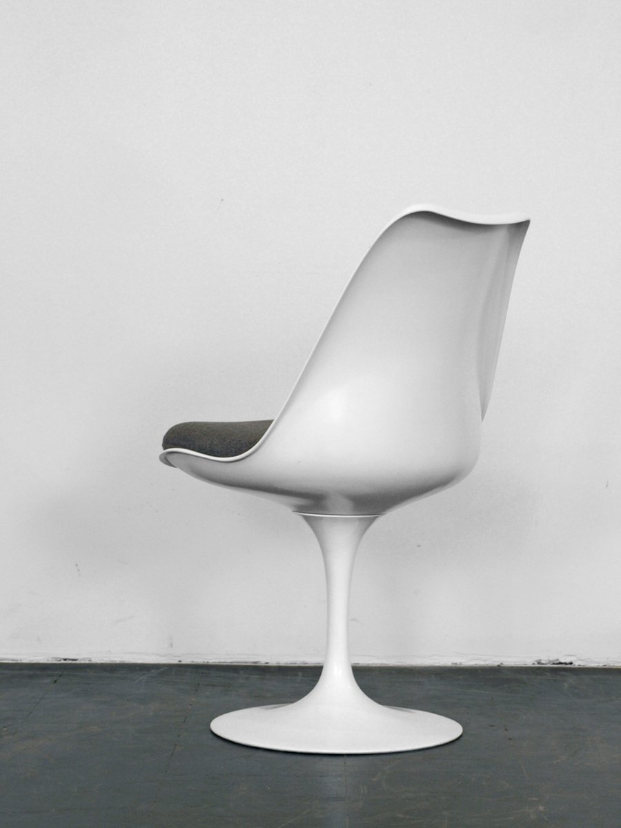 Saarinen Tulip Chair vintage white tulip chaireero saarinen for knoll for sale at Saarinen Tulip Chair vintage white tulip chaireero saarinen for knoll for sale at