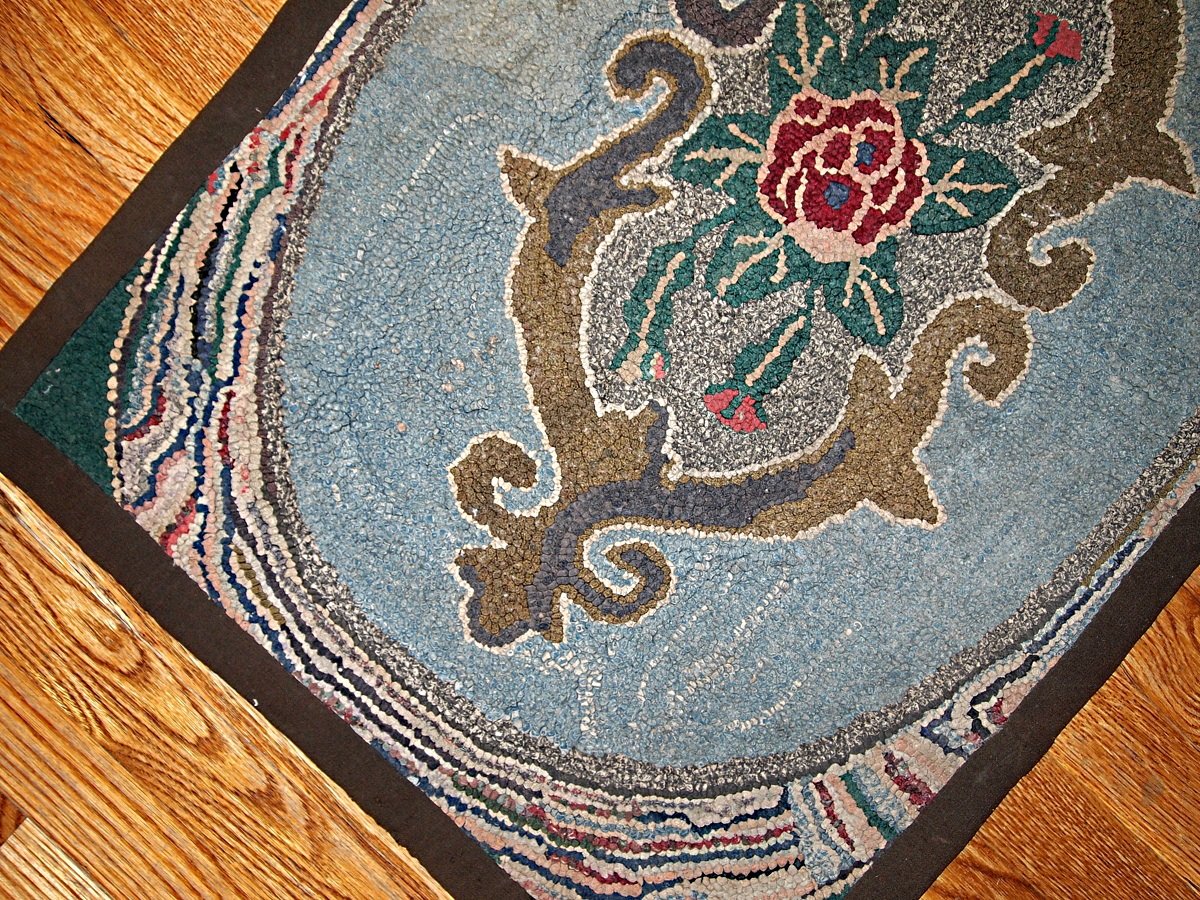 Antique American Hooked Floral Rug for sale at Pamono