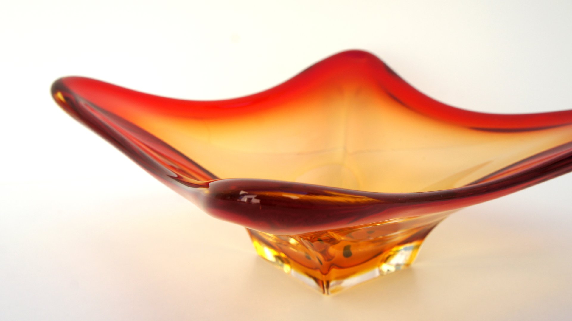 Mid-Century Italian Orange Murano Glass Bowl, 1950s for sale at Pamono