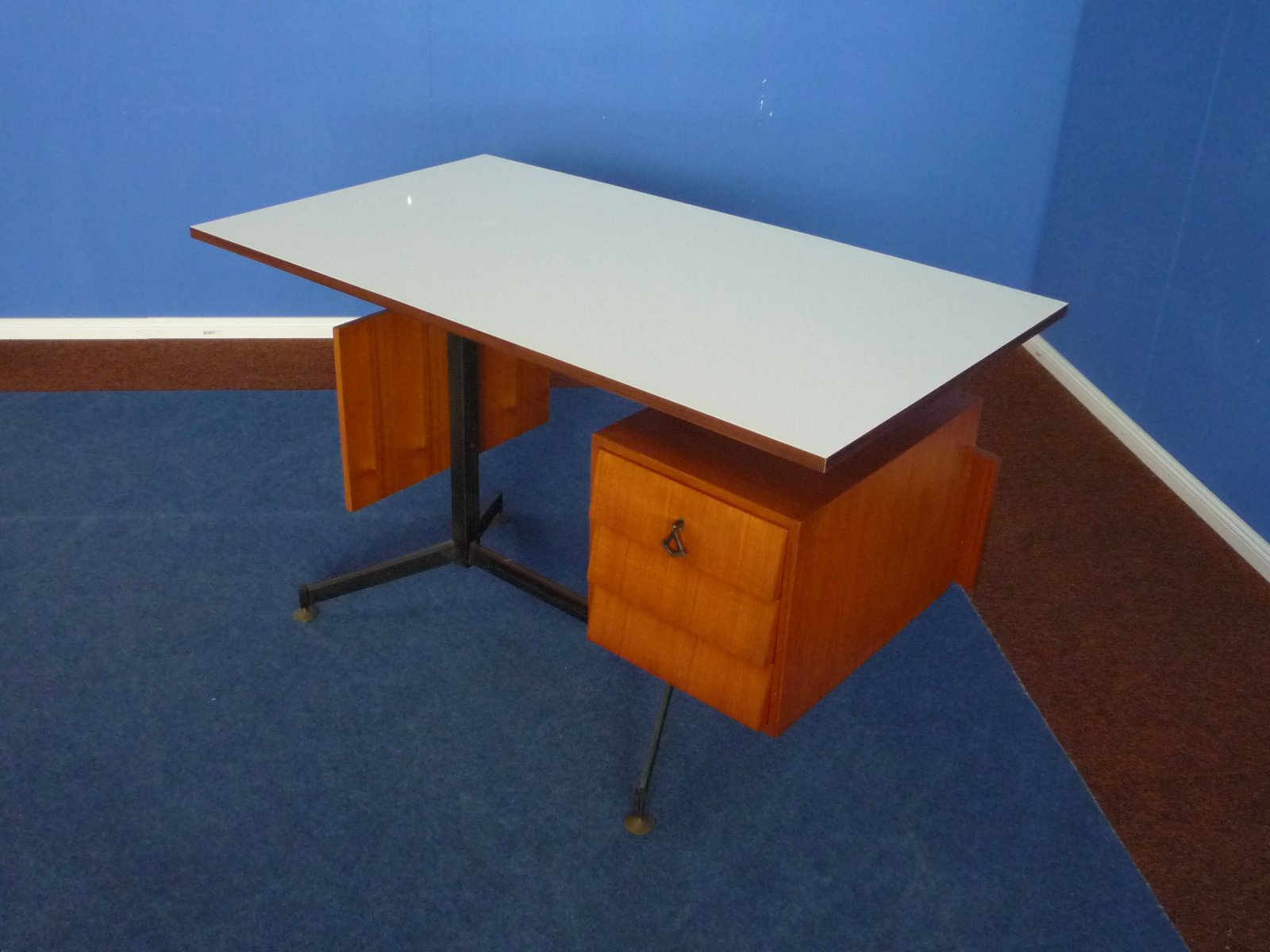 MidCentury Italian Teak and White Formica Desk, 1950s for sale at Pamono
