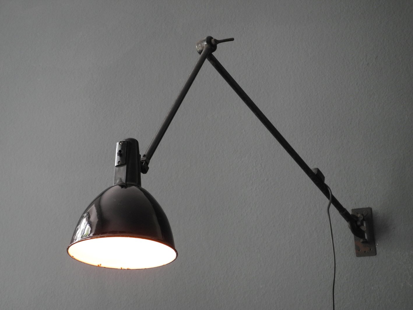 Large Mid-Century Industrial Enameled Wall Lamp for sale at Pamono