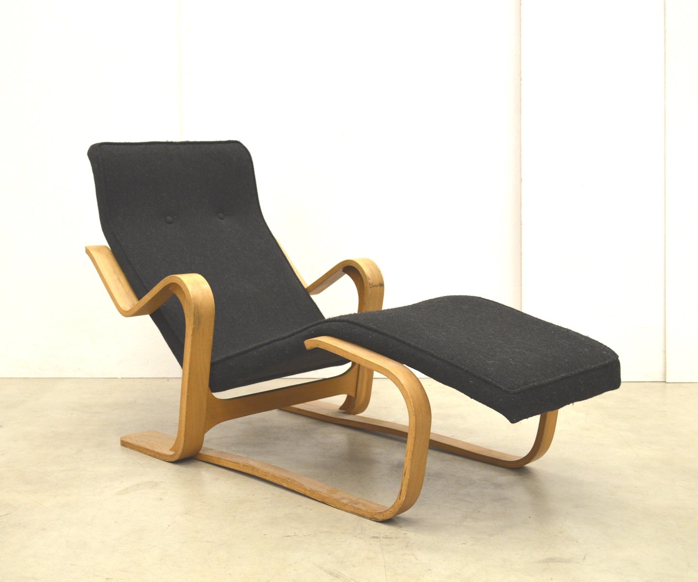 Birch Chaise Longue Marcel Breuer For Isokon 1950s For Sale At inside La Chaise Longue 75002 Birch Chaise Longue Marcel Breuer For Isokon 1950s For Sale At inside La Chaise Longue 75002