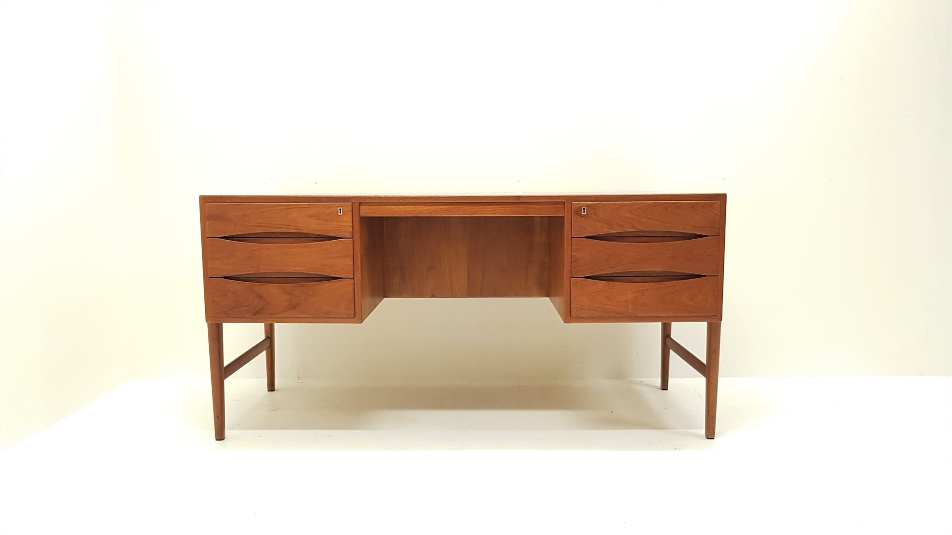 Danish Teak Desk 1960s For At Pamono Danish Teak Desk 1960s
