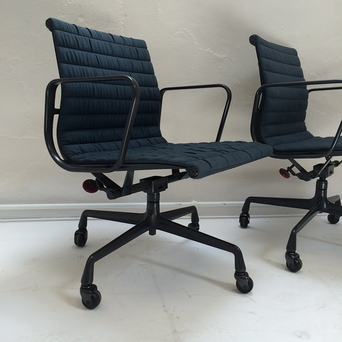 EA108 Aluminium Office Chair by Charles Eames for Herman Miller, 1950s