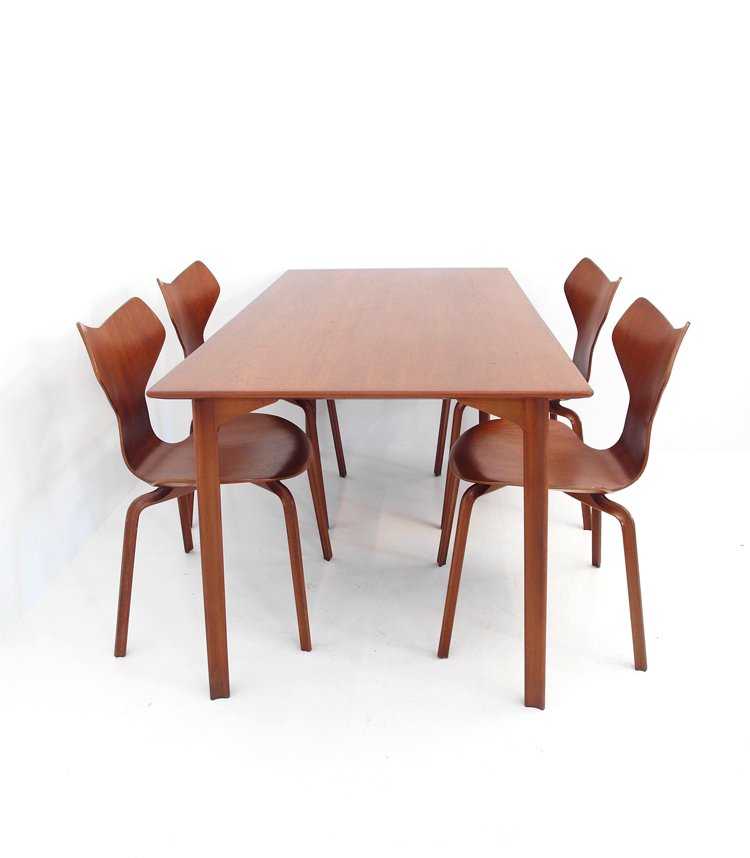 Essay tisch fritz hansen preis
