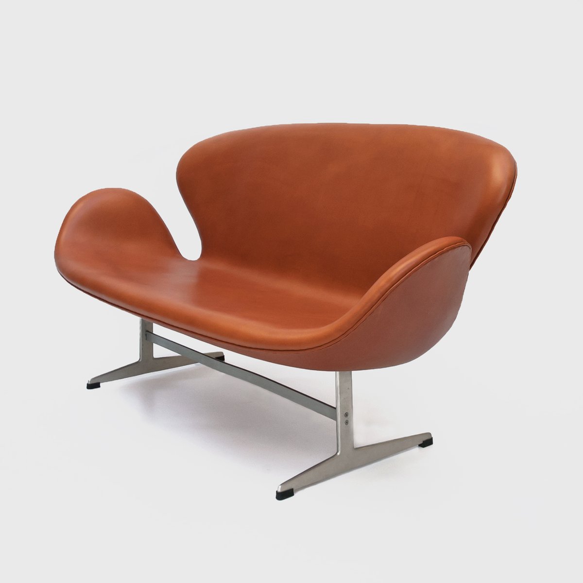 Model 3321 Swan Sofa By Arne Jacobsen For Fritz Hansen 1964 For