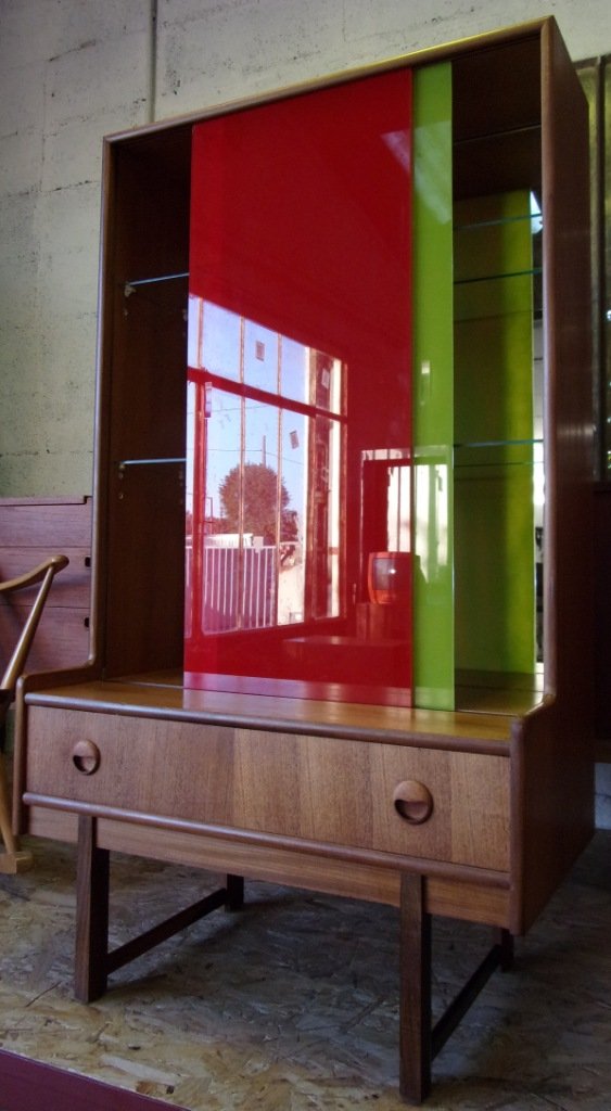 Vintage Display with Red and Green Sliding Doors for sale at Pamono
