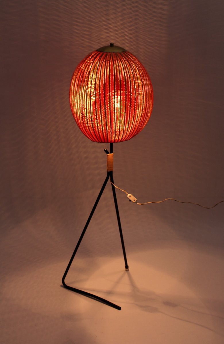 Österreichische Vintage Stehlampe mit Rattanschirm, 1960er bei Pamono