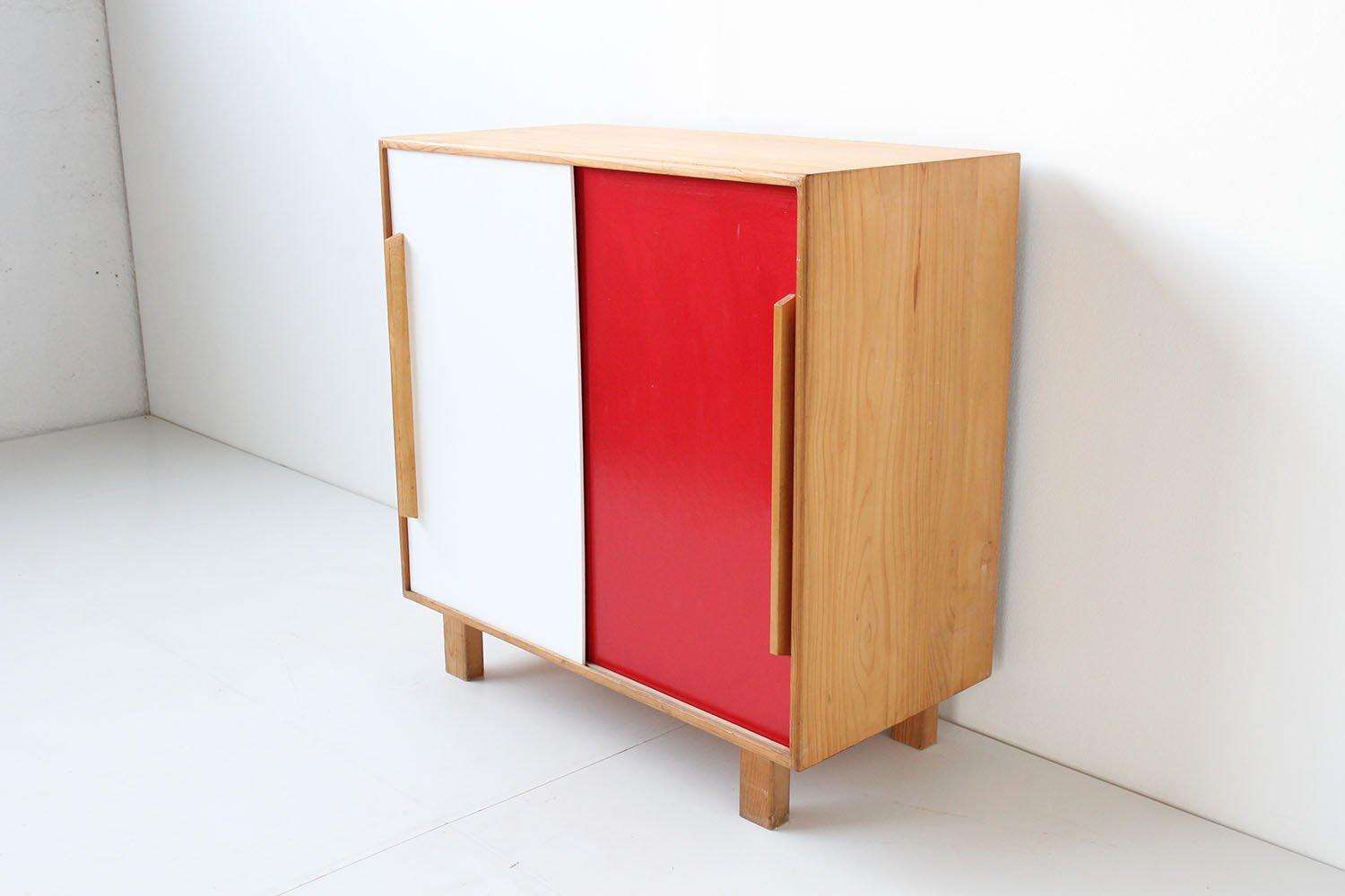 Schweizerischer schrank aus kiefernholz in rot & weiÃ, 1950 bei ...