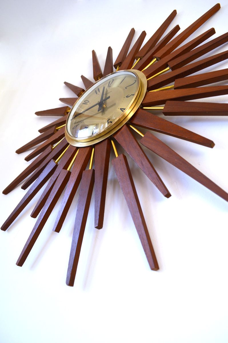 Sunburst Wall Clock by Anstey & Wilson, 1960s for sale at Pamono