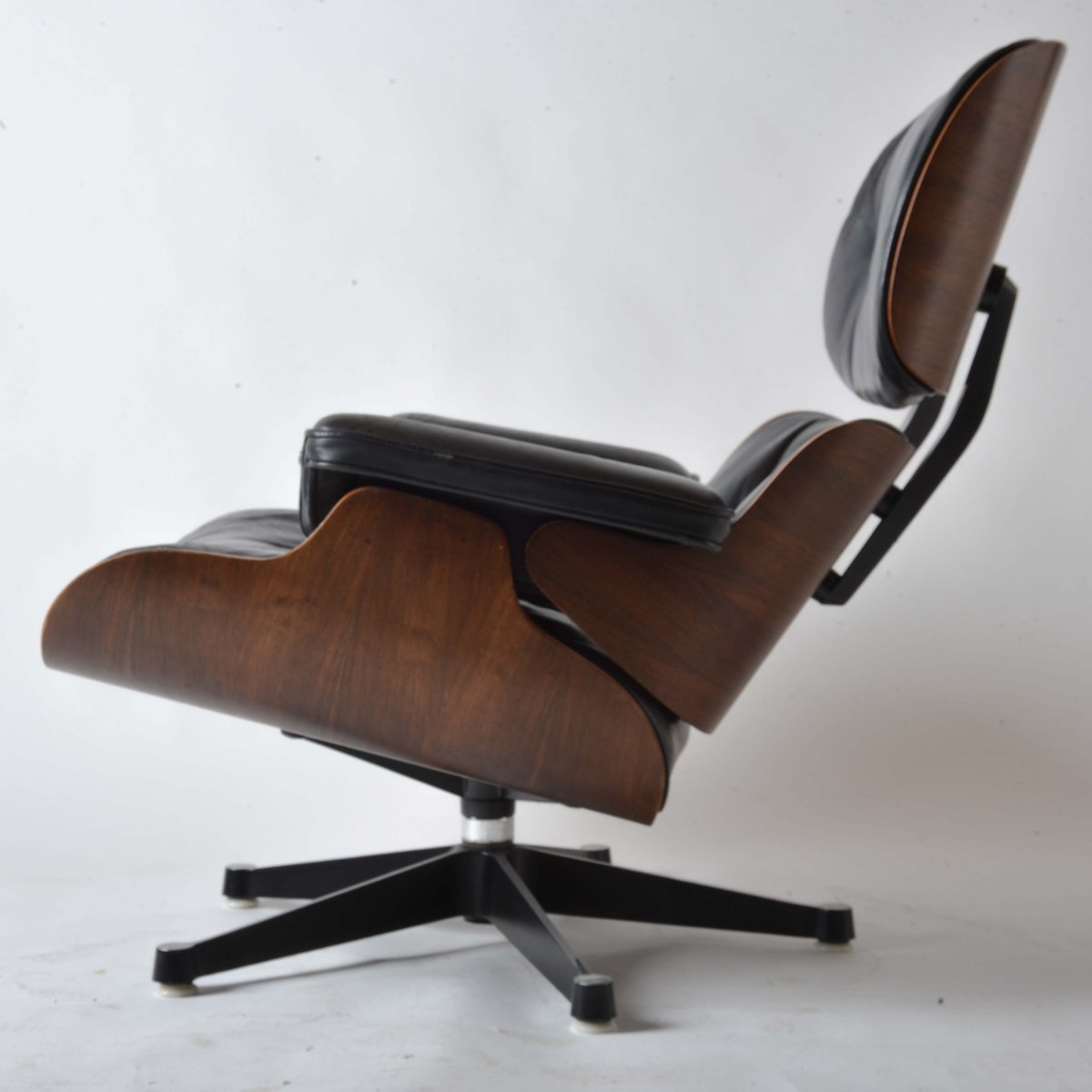 Leather Lounge Chair By Charles And Ray Eames For Herman Miller - Leather Lounge Chair By Charles And Ray Eames For Herman Miller S leather lounge chair by charles and ray eames for herman miller - leather lounge chair by charles and ray eames for herman miller s