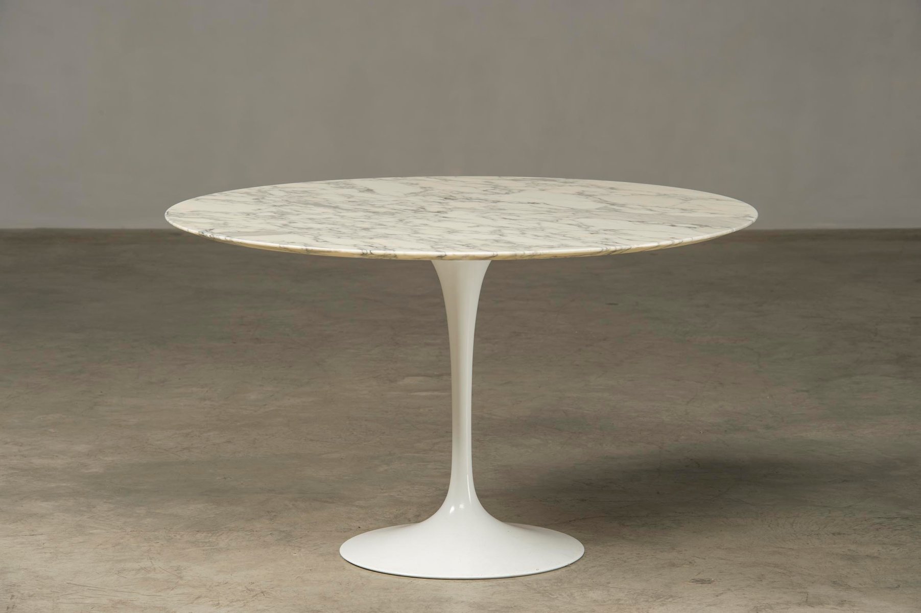 Table de salle à manger tulip mid century en marbre par eero ...