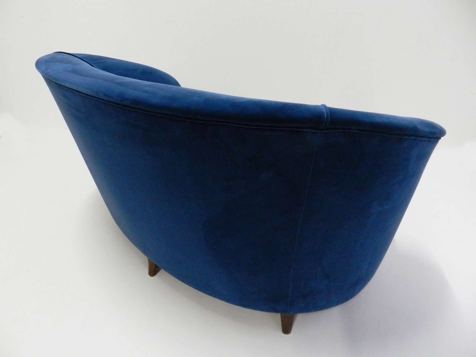 Italian MidCentury Blue Velvet Curved Loveseat for sale at Pamono