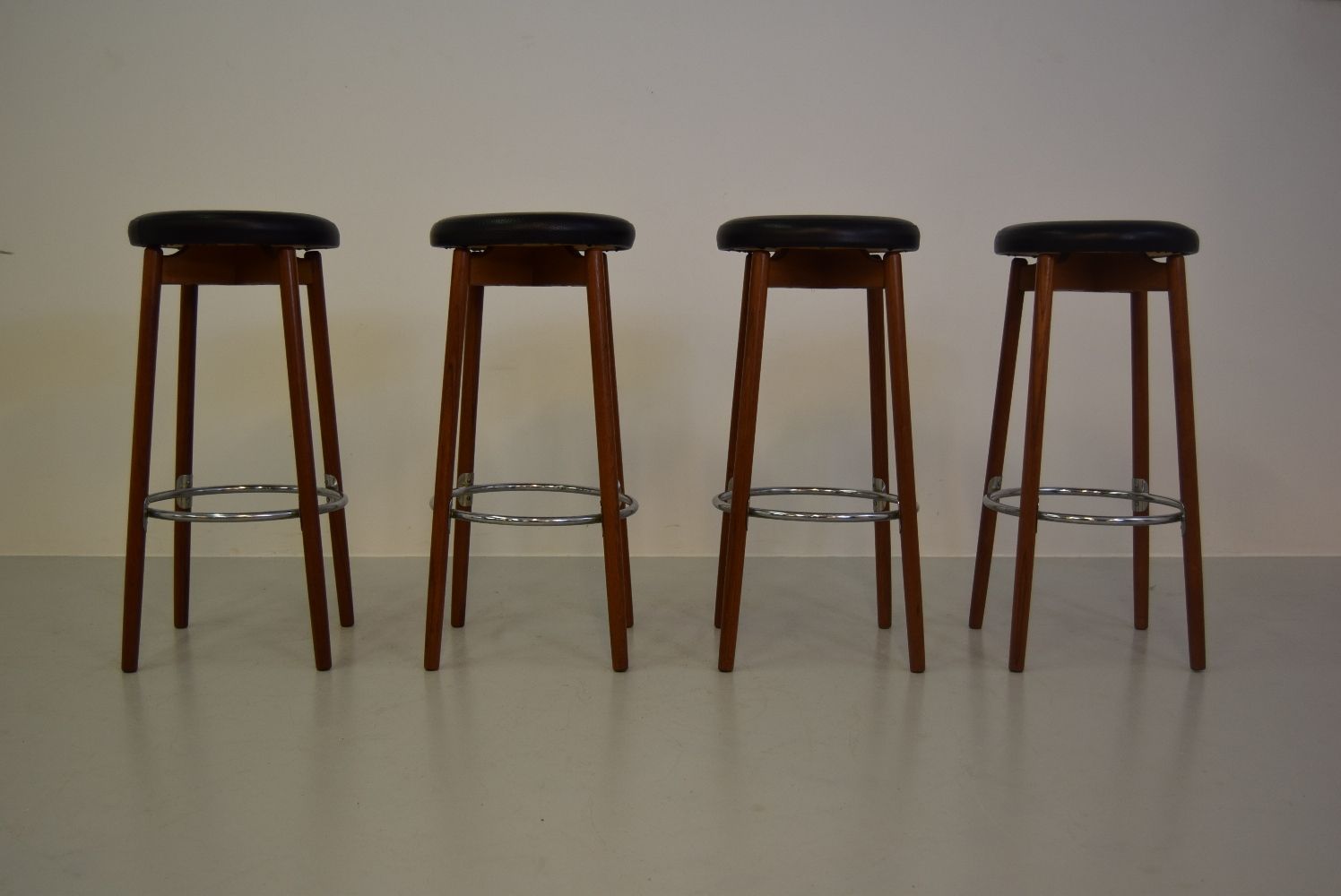 Mid Century Danish Bar Stools, 1960s, Set of 4 for sale at Pamono
