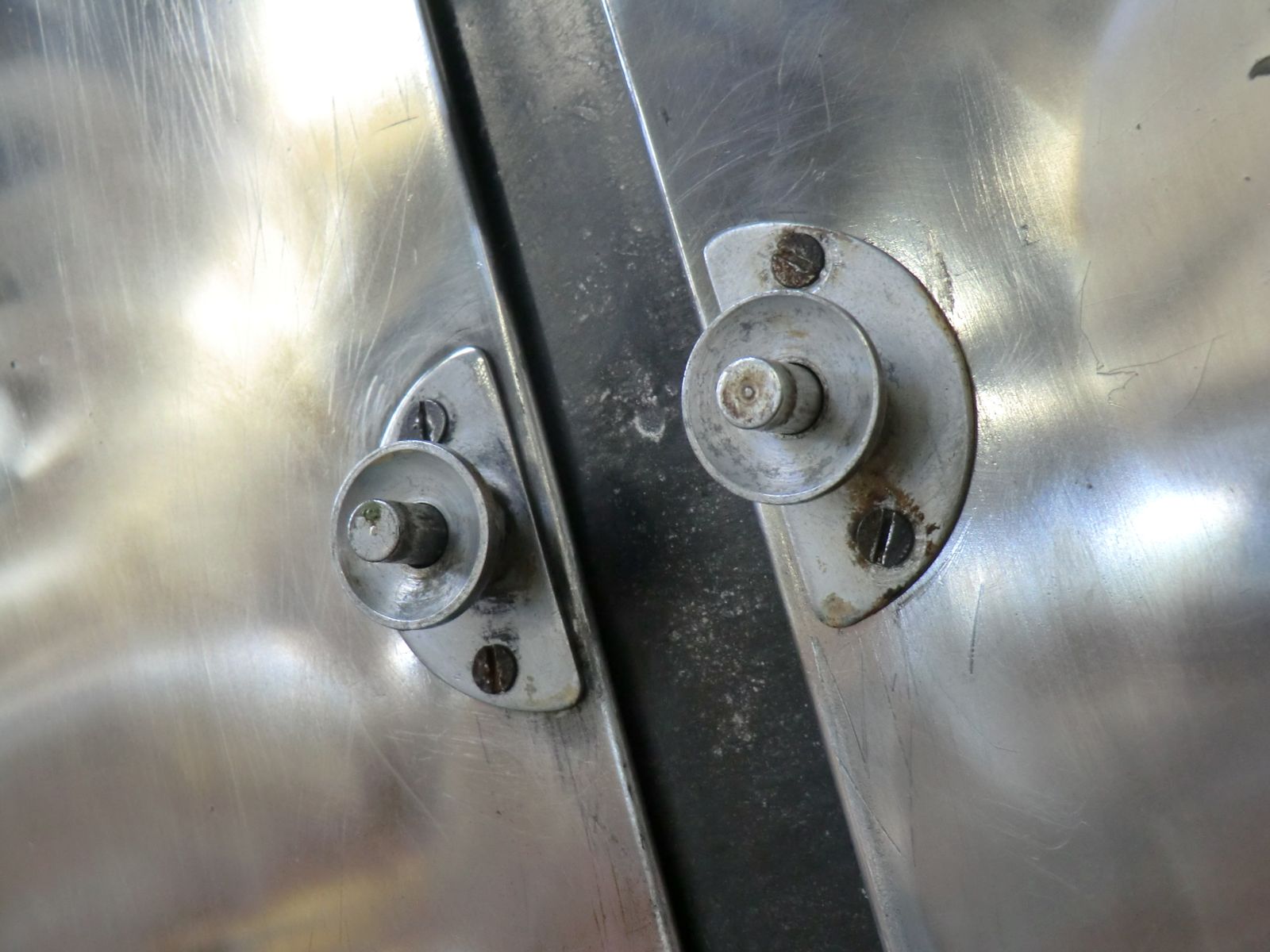 polierte 50 60er küchenelement aus stahl bei pamono kaufen Küchenelement Breite ~ polierte 50 60er küchenelement aus stahl bei pamono kaufen