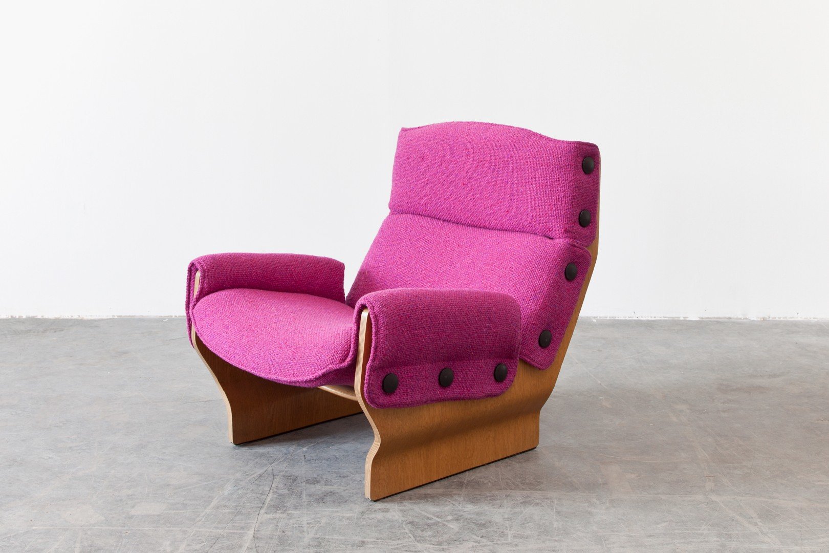 P110 Canada Chair in Pink by Osvaldo Borsani for sale at Pamono