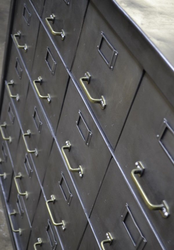 Industrieschrank aus Metall, 20 Fächer bei Pamono kaufen