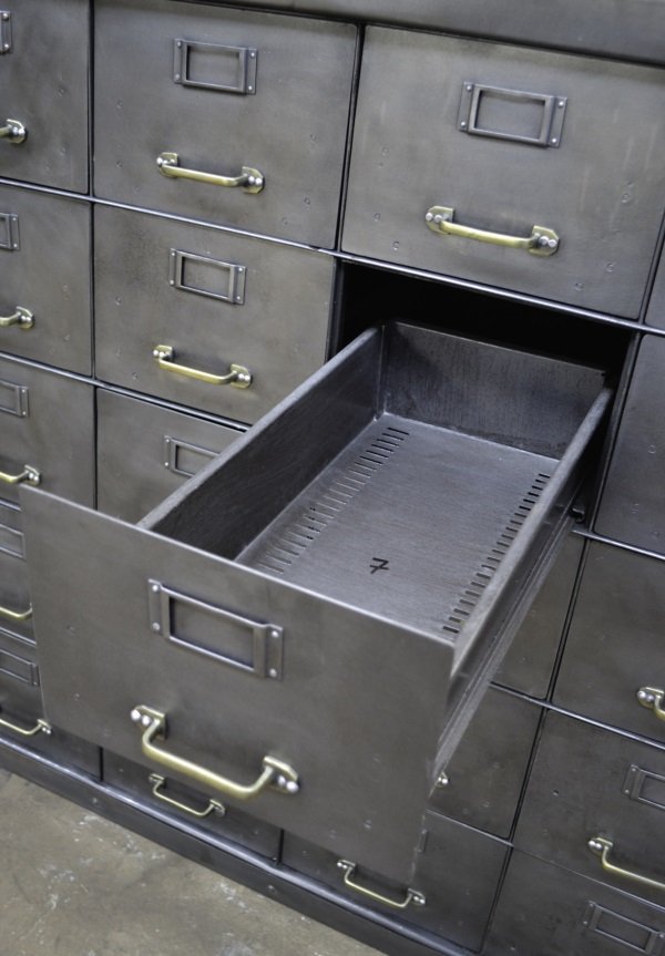 Industrieschrank aus Metall, 20 Fächer bei Pamono kaufen