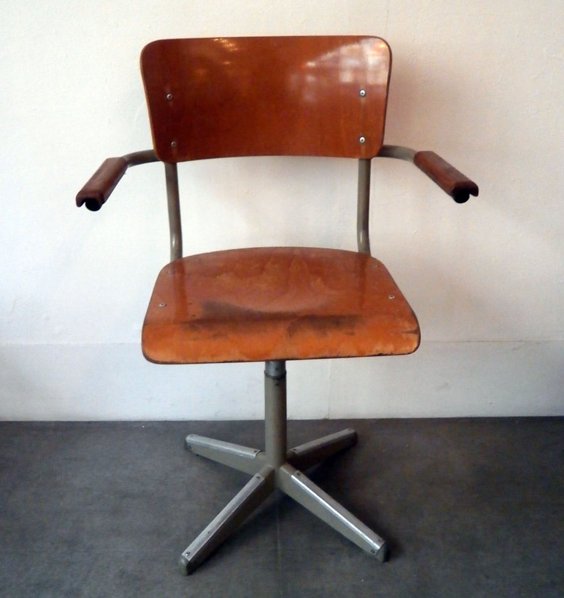 Vintage Industrial Chair, 1960s for sale at Pamono