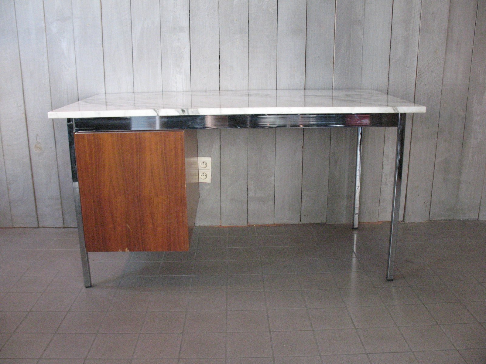 Small Executive Desk by Florence Knoll for Knoll International for sale