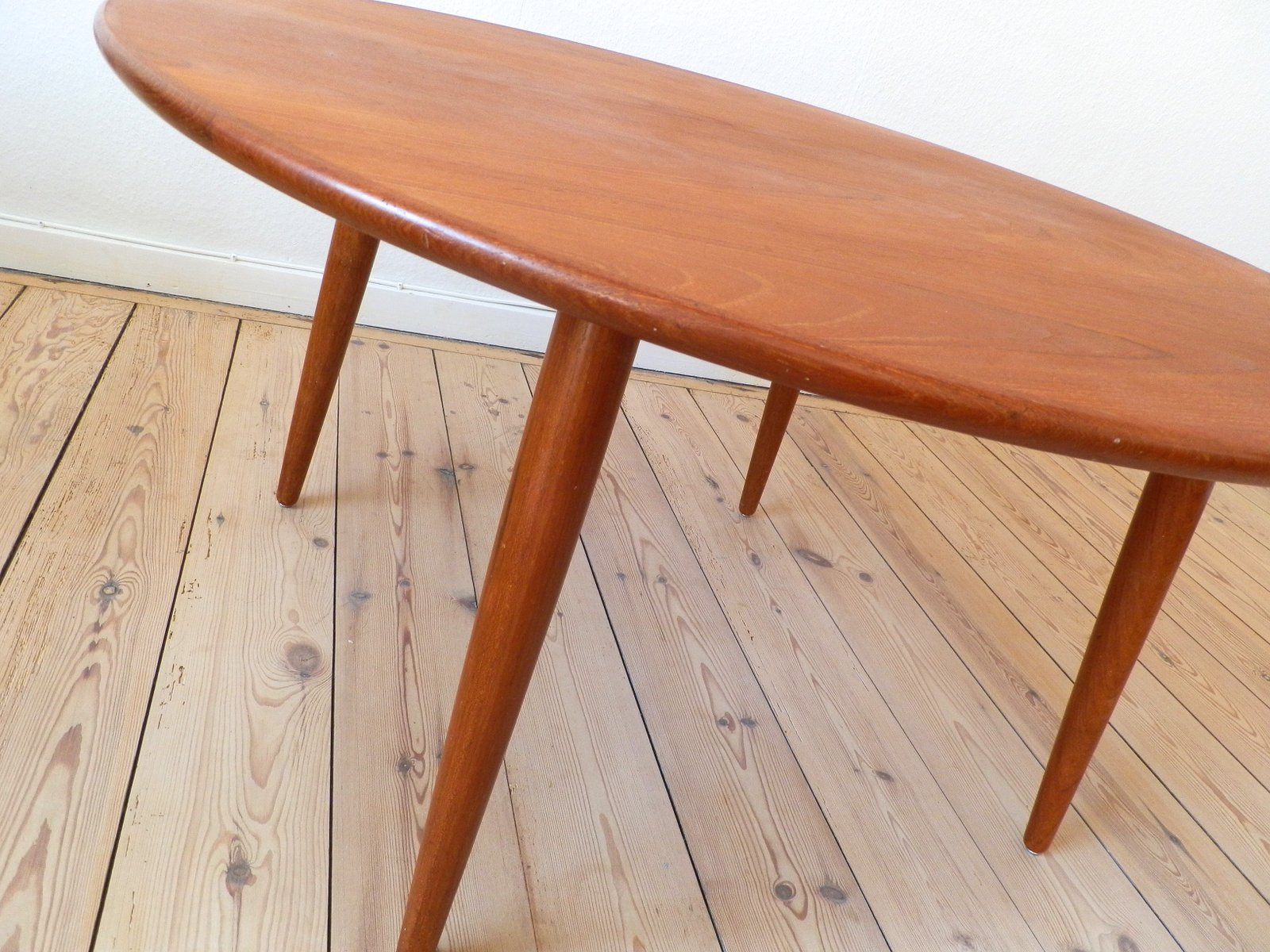 Scandinavian Round Teak Coffee Table 1960s for sale at Pamono